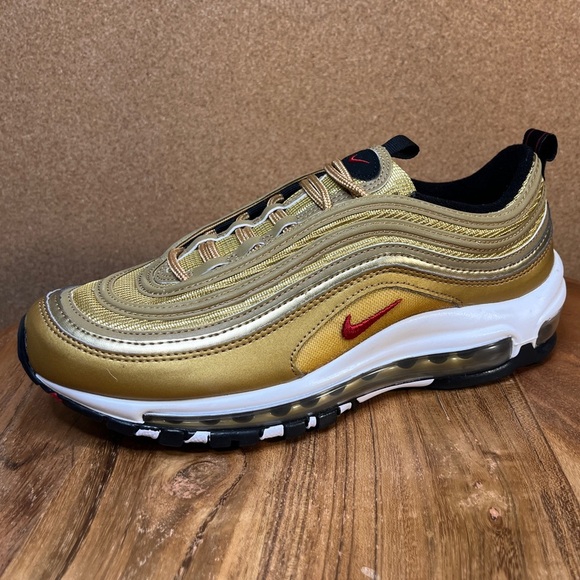 Nike
Air max 97
'Metallic gold 23
NWOT - Picture 16 of 16